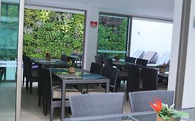 Varanasi Hotel Boutique Aeropuerto